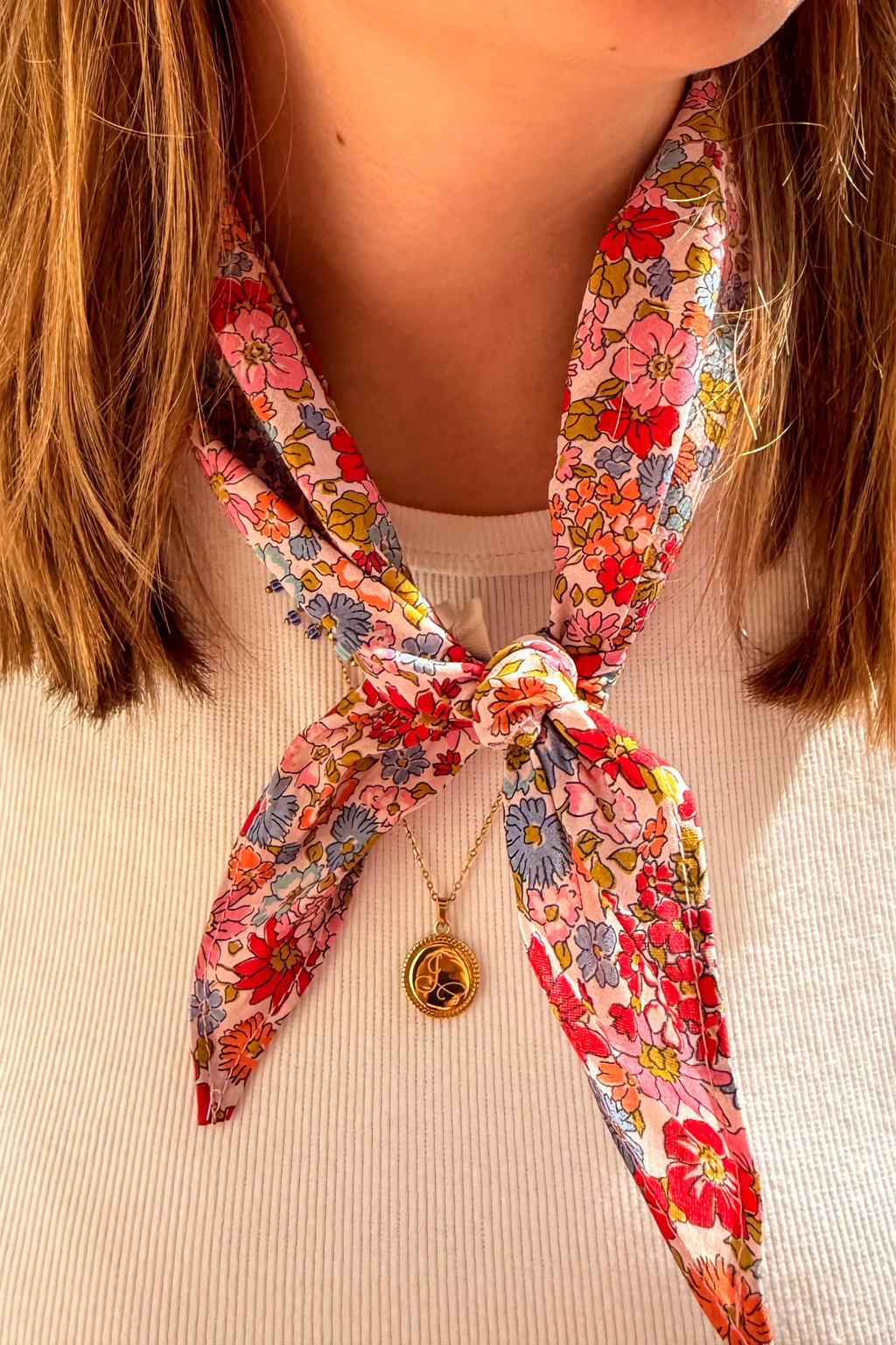 Lily scarf